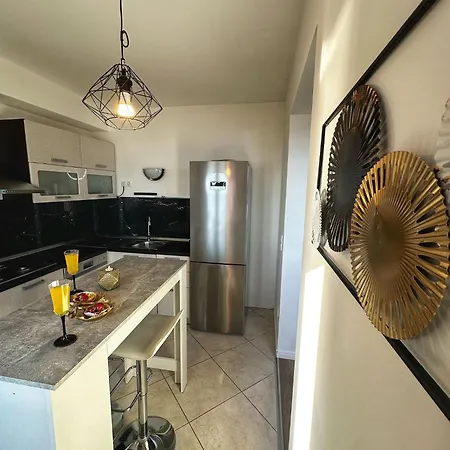 アパート Lena-rita ツリクヴェニツァ