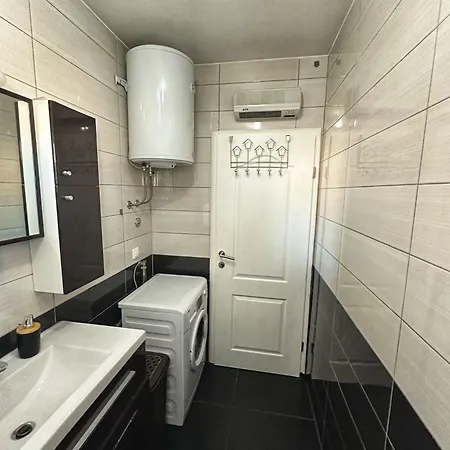 Lena-rita ツリクヴェニツァ