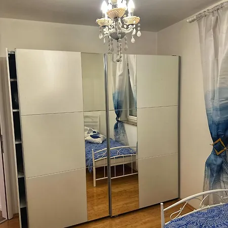 アパート Lena-rita ツリクヴェニツァ